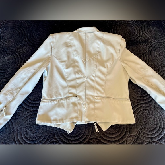 BLANKNYC Zipper Detail Asymmetrical Moto Jacket Faux Leather “Vanilla Latte” - Picture 6 of 16
